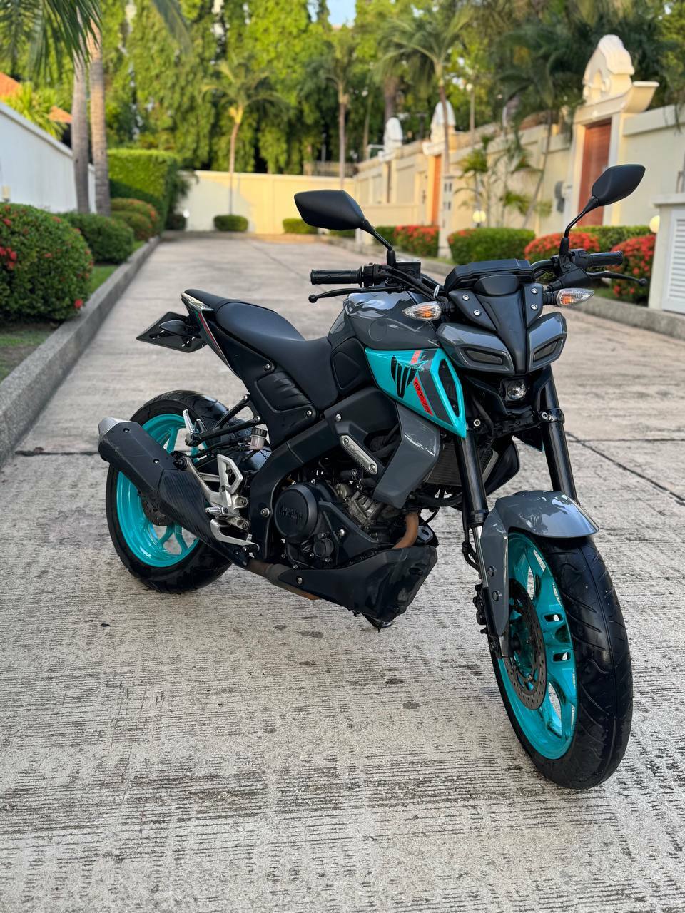 YAMAHA MT-15